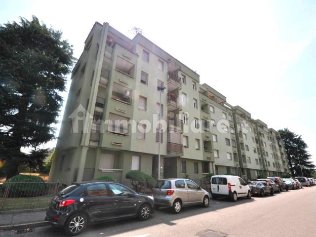Trilocale via Piave 41, Bicocca, Novara