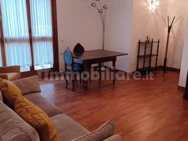 Trilocale via Pietro Custodi 3, Corso San Gottardo, Milano