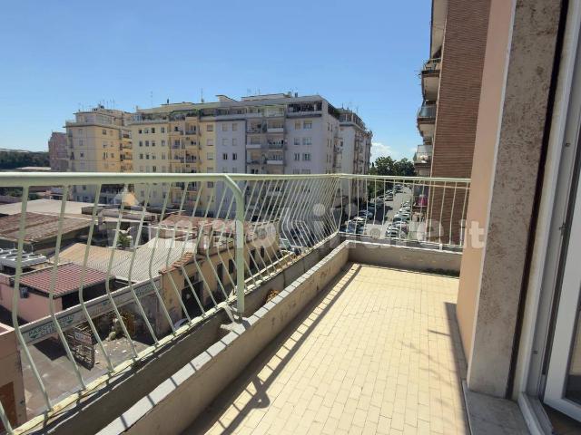 Trilocale via Pietro Ottoboni 42, Casal Bruciato, Roma