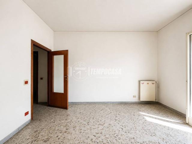 Trilocale via Pio XII 24, Centro, Casoria