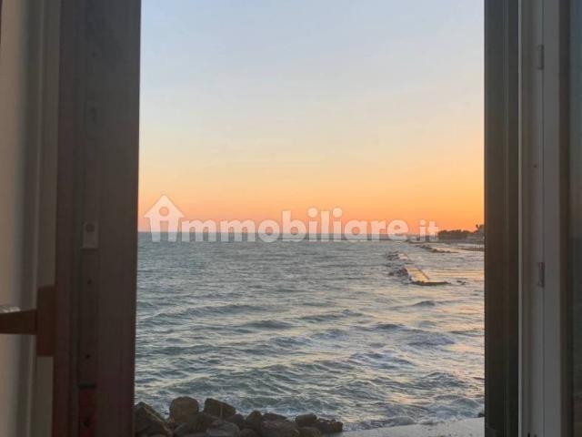 Trilocale via Porto Innocenziano 33, Centro Storico, Anzio
