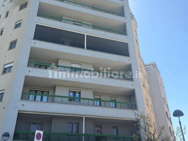 Trilocale via Prato 16, Bisceglie, Milano
