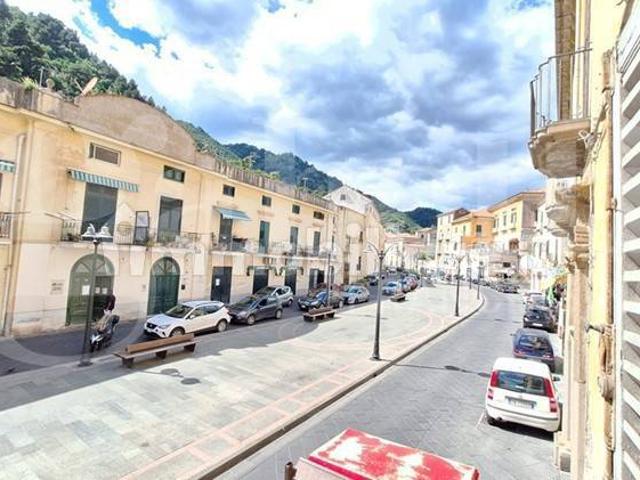 Trilocale via Reginna, Centro, Maiori
