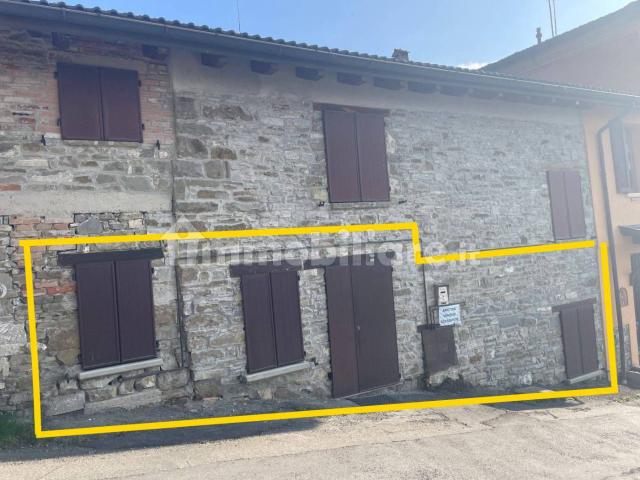 Trilocale via Ripasanta 2, Centro, Berceto