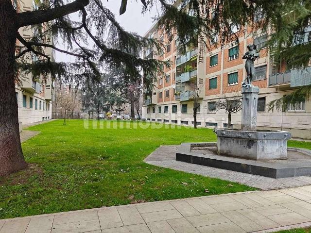 Trilocale via Rizzoli, 1, Crescenzago, Milano