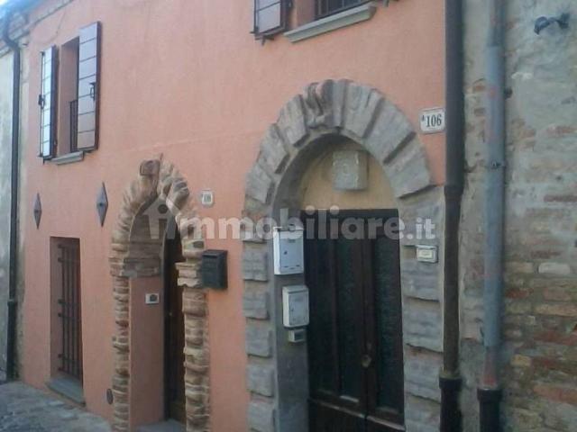 Trilocale via Roma 106, Centro, Mondaino