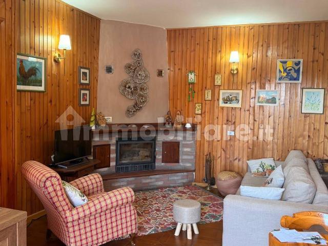 Trilocale via Roma 109, Camigliatello Silano, Spezzano della Sila