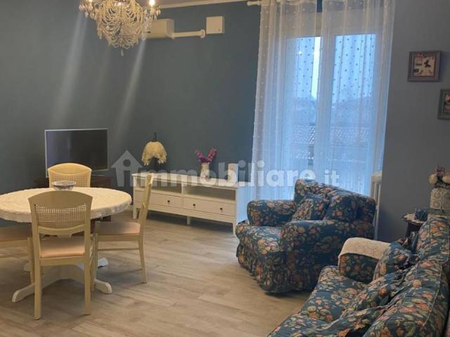 Trilocale via Roma, Centro, Siziano
