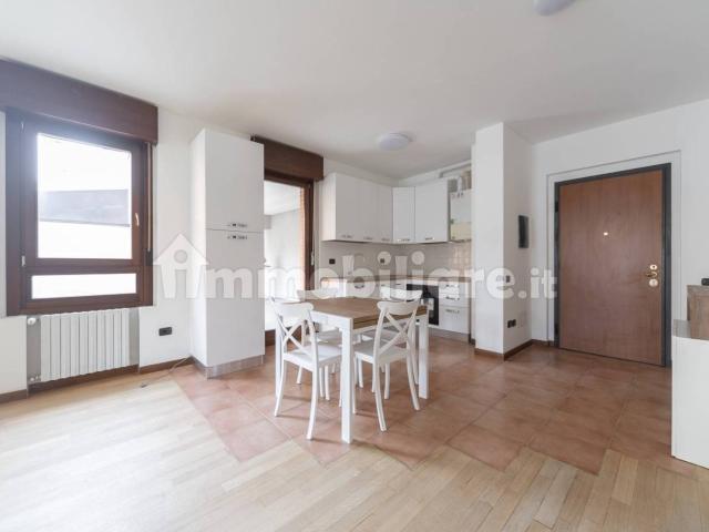 Trilocale via Stefano Ussi 21, Greco Segnano, Milano