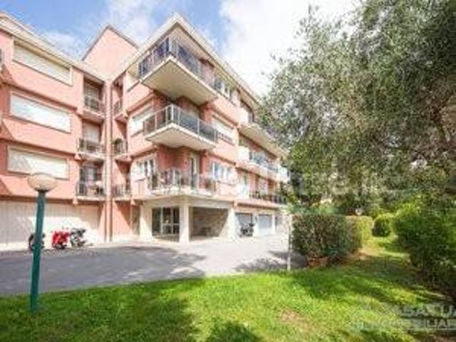 Trilocale via Superiore delle Castagne 11, Albaro, Genova