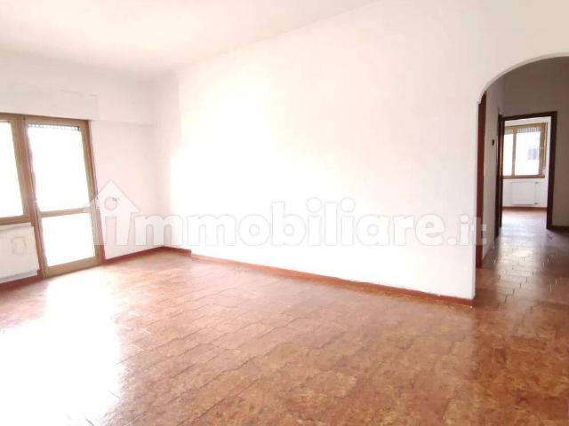 Trilocale via Salaparuta, Rocca Cencia, Roma