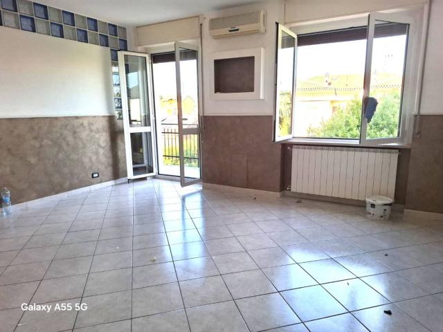 Trilocale via San Tommaso D'Aquino, Cittadella Villaggio Dalmazia, Novara