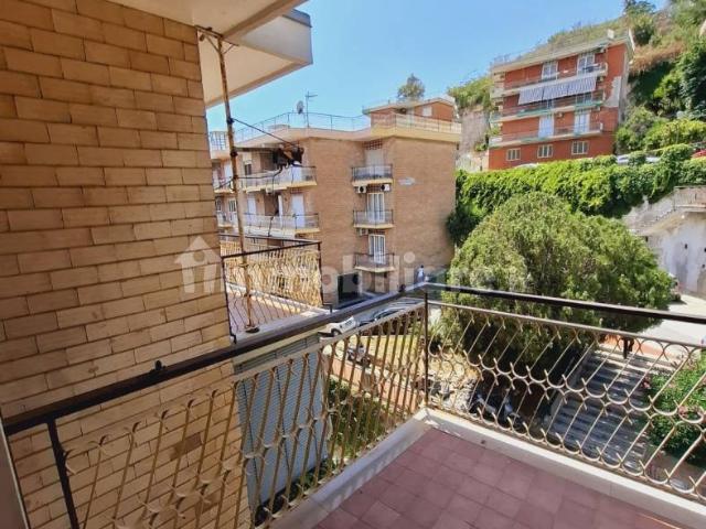 Trilocale via San Gennaro Agnano, Bagnoli, Napoli