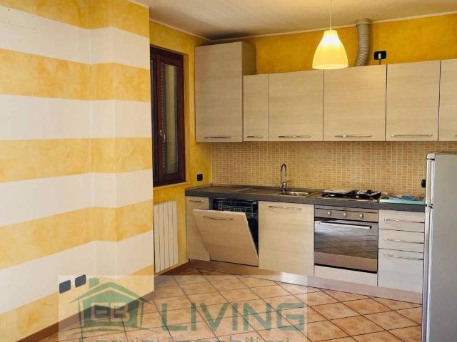Trilocale via San Giorgio 10, Bonate Sotto