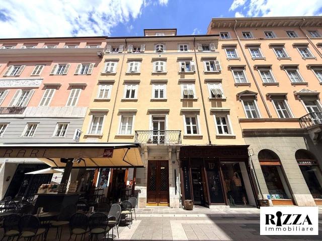 Trilocale via San Nicolò, Borgo Teresiano, Trieste