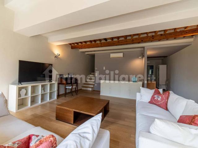Trilocale via San Nicolao, Piazza Anfiteatro Torre Guinigi, Lucca