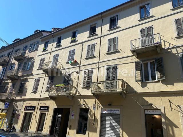 Trilocale via Santa Giulia 40, Vanchiglia, Torino