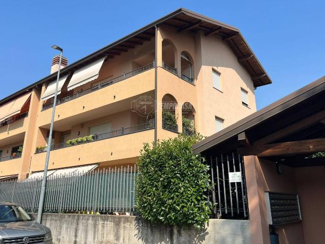 Trilocale via Santa Teresa del Bambin Gesù, Frati, Legnano