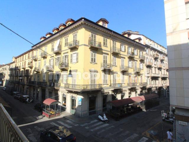 Trilocale via Sant'Anselmo 30, San Salvario Baretti, Torino
