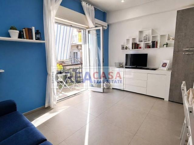 Trilocale via schisò 16, Centro, Giardini Naxos