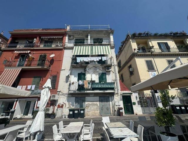 Trilocale via Serapide 15, Porto, Pozzuoli