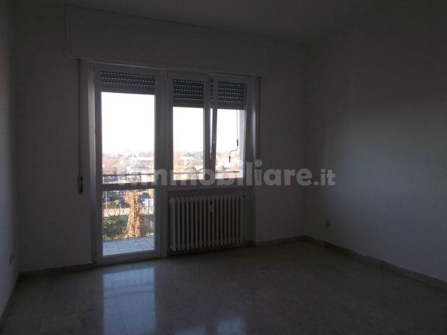 Trilocale via Silvio Pellico, Centro, Caronno Pertusella