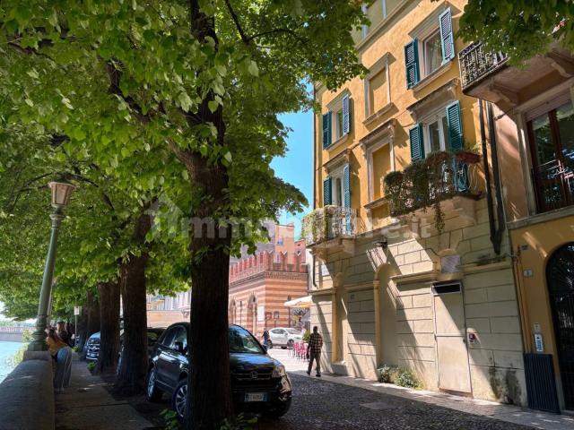 Trilocale via Sottoriva, Centro Storico, Verona
