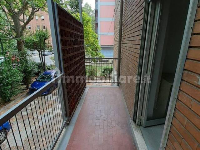Trilocale via Spartaco 13, Massarenti, Bologna