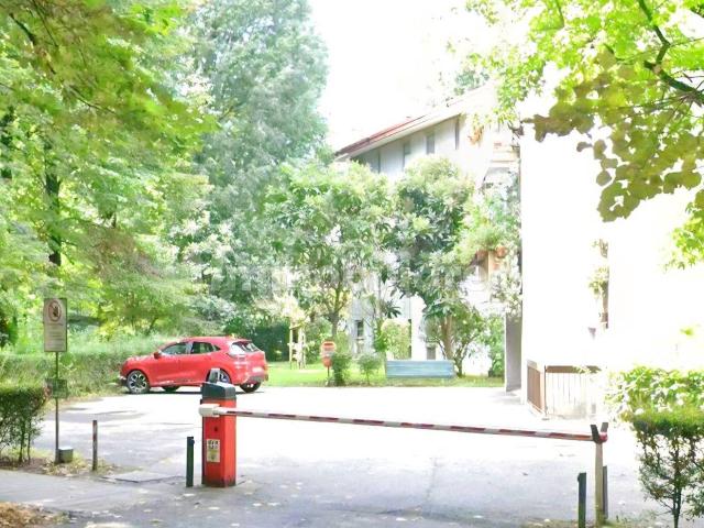 Trilocale via Spilamberto 1, Centro, San Donato Milanese