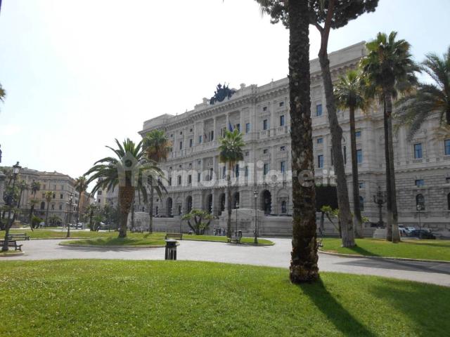 Trilocale via Tacito, Prati, Roma
