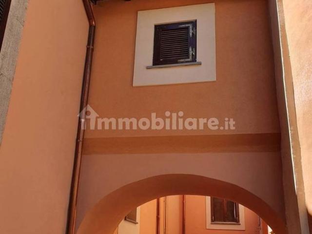 Trilocale via Umberto I 23, Centro, Norcia