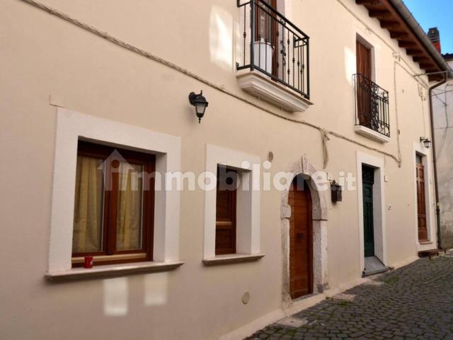 Trilocale via Umberto I, Centro, Ovindoli
