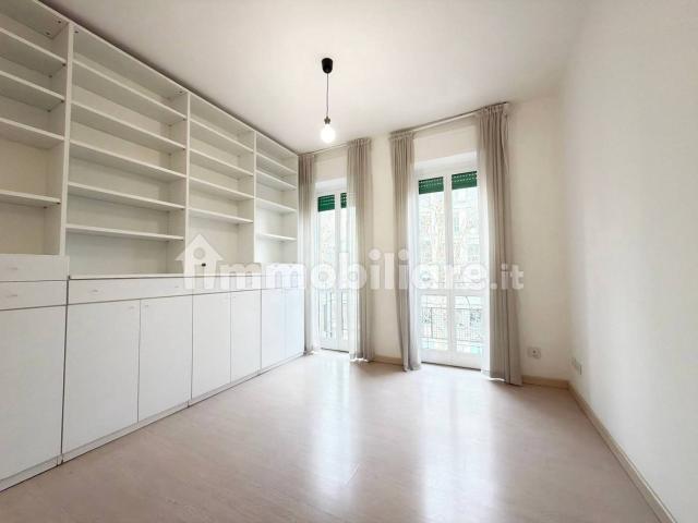Trilocale via Valtellina, Farini, Milano