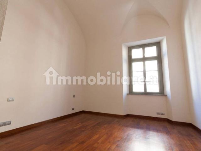 Trilocale via Vittorio Emanuele 120, Centro, Cherasco