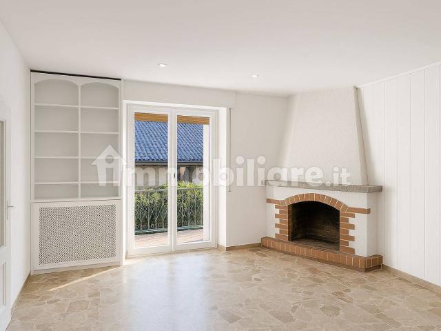 Trilocale via Vittorio Veneto 45, Brinzio