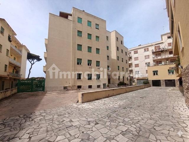 Trilocale via XXI Aprile, Centro Storico, Anzio