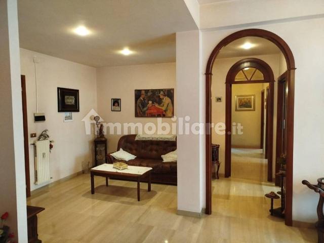 Trilocale via 25 Luglio 11, Centro, Grottaferrata