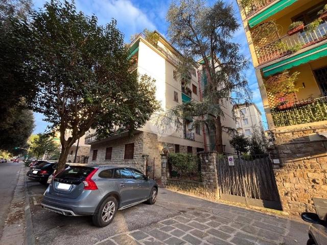 Trilocale viale Calatafimi 26, Campo di Marte, Firenze