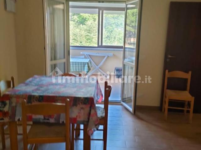 Trilocale viale Cassiodoro, Villaggio Le Roccelle, Borgia