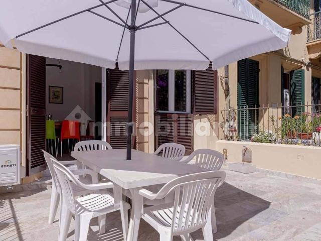 Trilocale viale Cristoforo Colombo, Lido di Camaiore, Camaiore