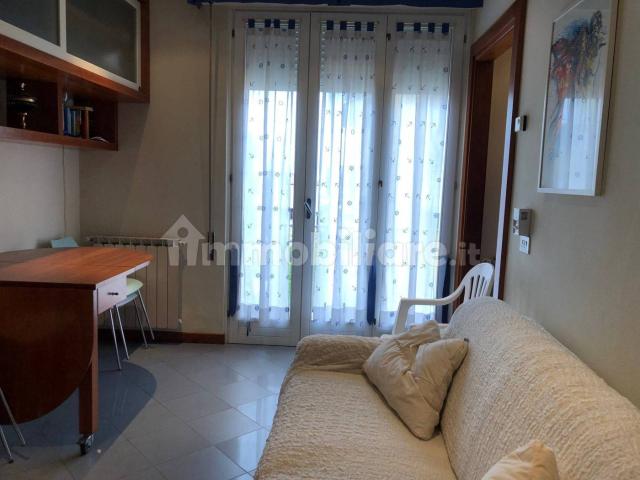 Trilocale viale Cristoforo Colombo 370, Lido di Camaiore, Camaiore