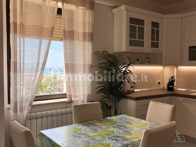 Trilocale viale Daniele Manin 4, Lungomare, Viareggio