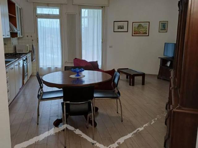 Trilocale viale dei Mille 75, Campo di Marte, Firenze