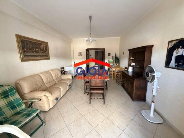 Trilocale viale Europa 114, Mondragone