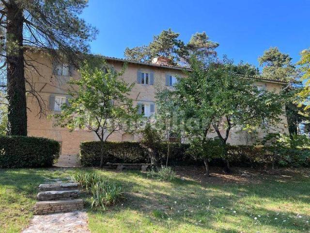 Trilocale viale Federico Comandino 9, Centro, Urbino