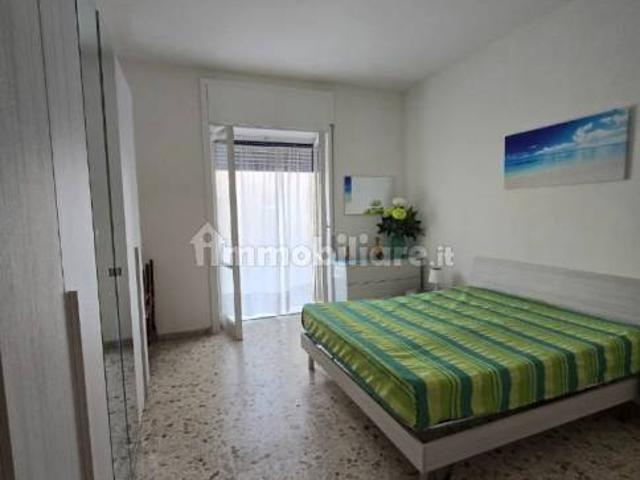Trilocale viale Italia N 23, Mondragone
