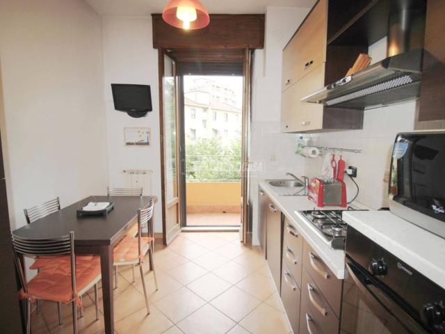 Trilocale viale Lucania 21, Corvetto, Milano