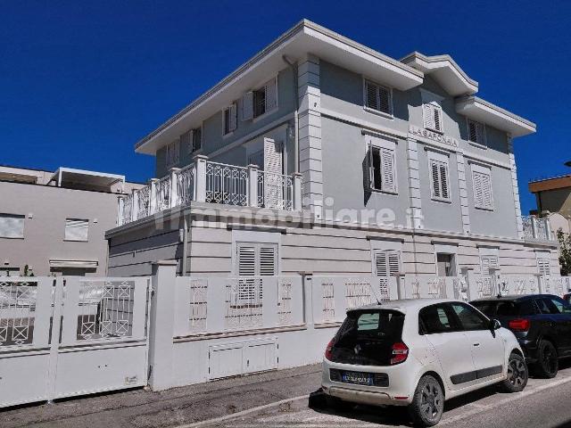 Trilocale viale monfalcone, Porto, Pesaro