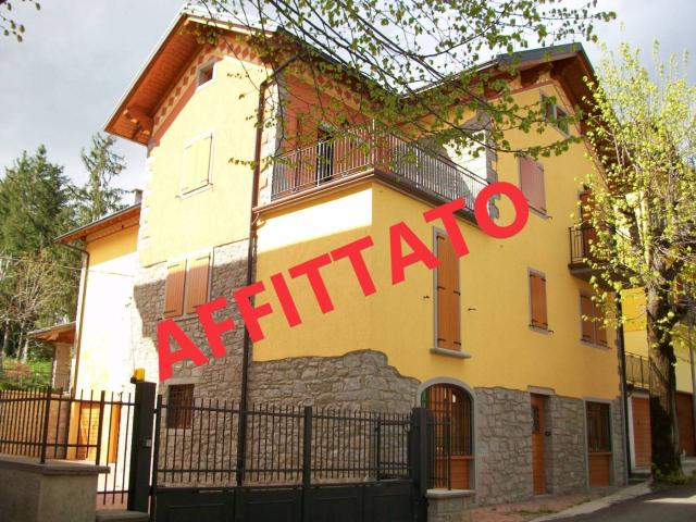 Trilocale viale Principe di Piemonte 45, Centro, Fanano