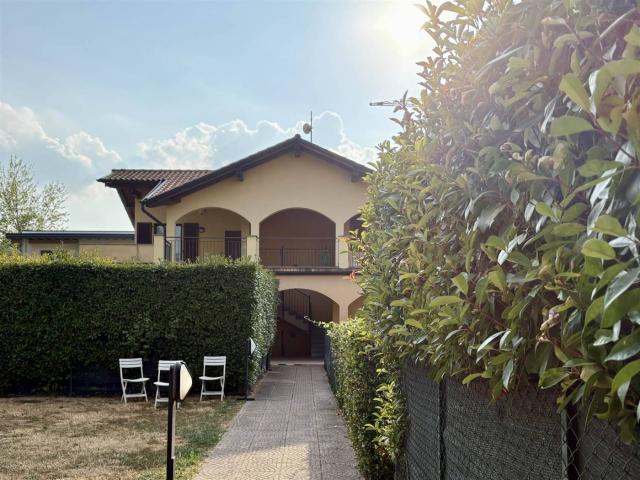 Trilocale viale Roma 44, Centro, Daverio